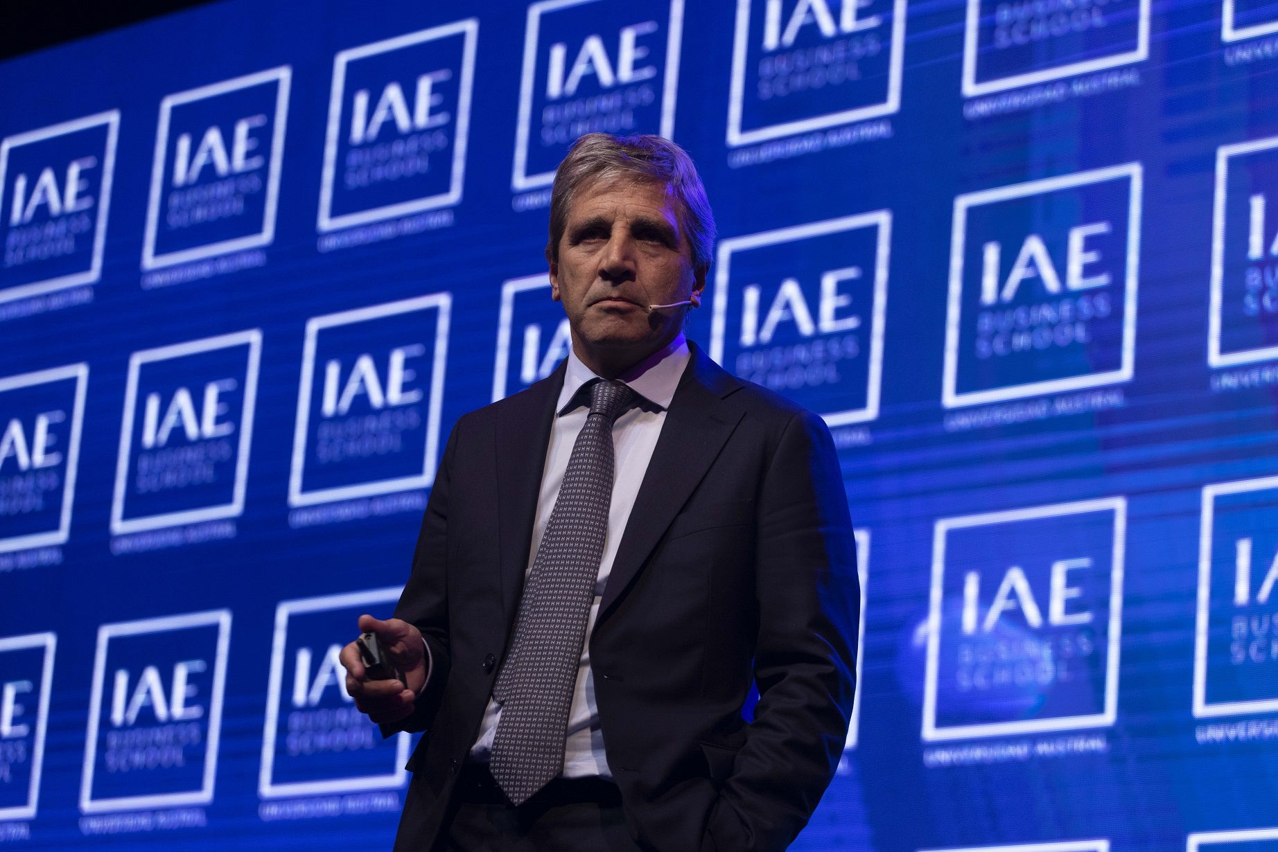 Gobierno refuerza su señal al mercado: freno al gasto y apuesta por el superávit fiscal