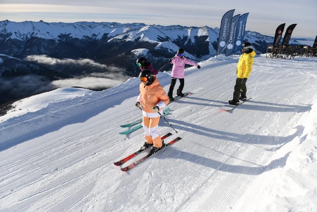 Diversión Familiar en Cerro Bayo: Aventuras Invernales para Niños