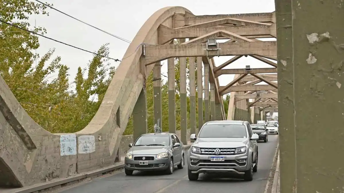 Puentes Neuquén Cipolletti: por qué hay movimientos inusuales de este jueves