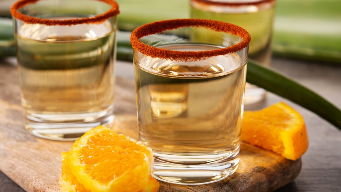 ¿Cuál es la bebida alcohólica que más daño causa en el hígado? 