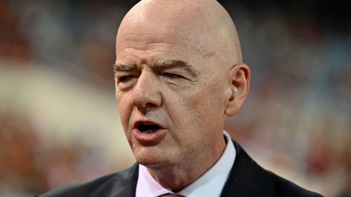 Francia retira su respaldo a Infantino y pide reformas en la FIFA