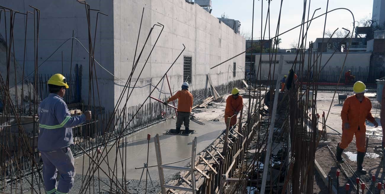 La economía cerró 2024 con un fuerte repunte, pero persisten riesgos para la recuperación