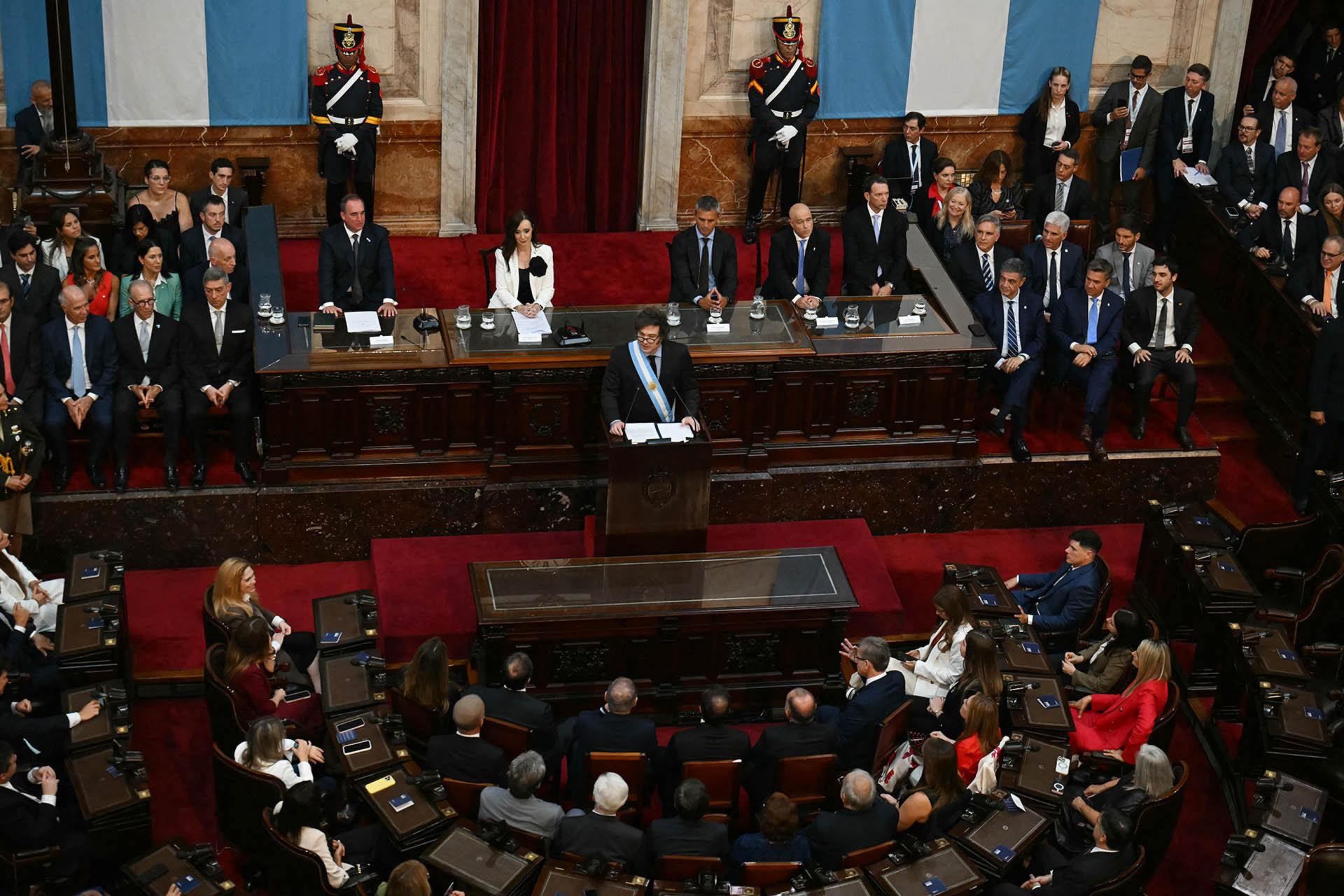 Crece la tensión con la UCR y el PRO y el Gobierno frena la convocatoria a una reunión con la oposición