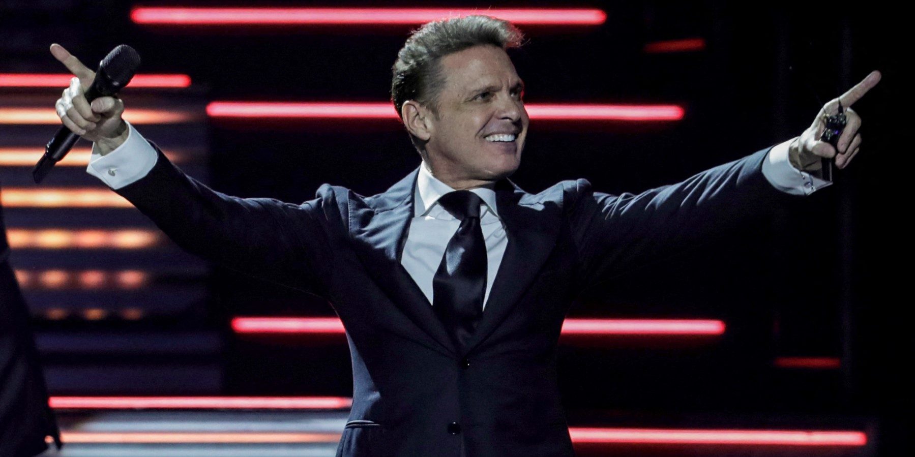 Luis Miguel volvió a Buenos Aires para cerrar la gira con su colección de clásicos y un carisma arrollador