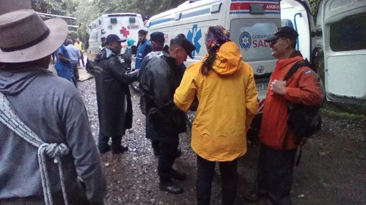 Rescate Exitoso de 19 Turistas Perdidos en Excursión en Salta