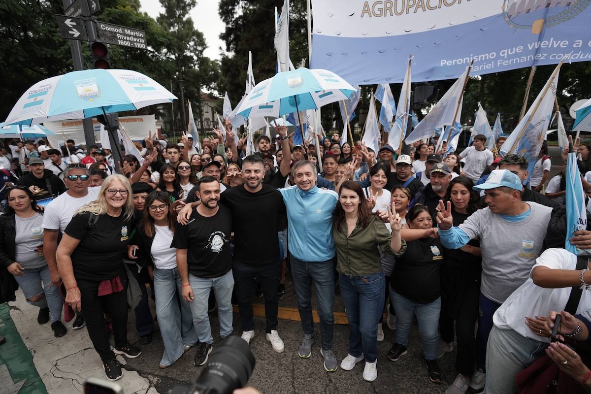 Líderes Políticos Apoyan a Cristina Kirchner y Presionan a Kicillof para Elecciones Concurrentes