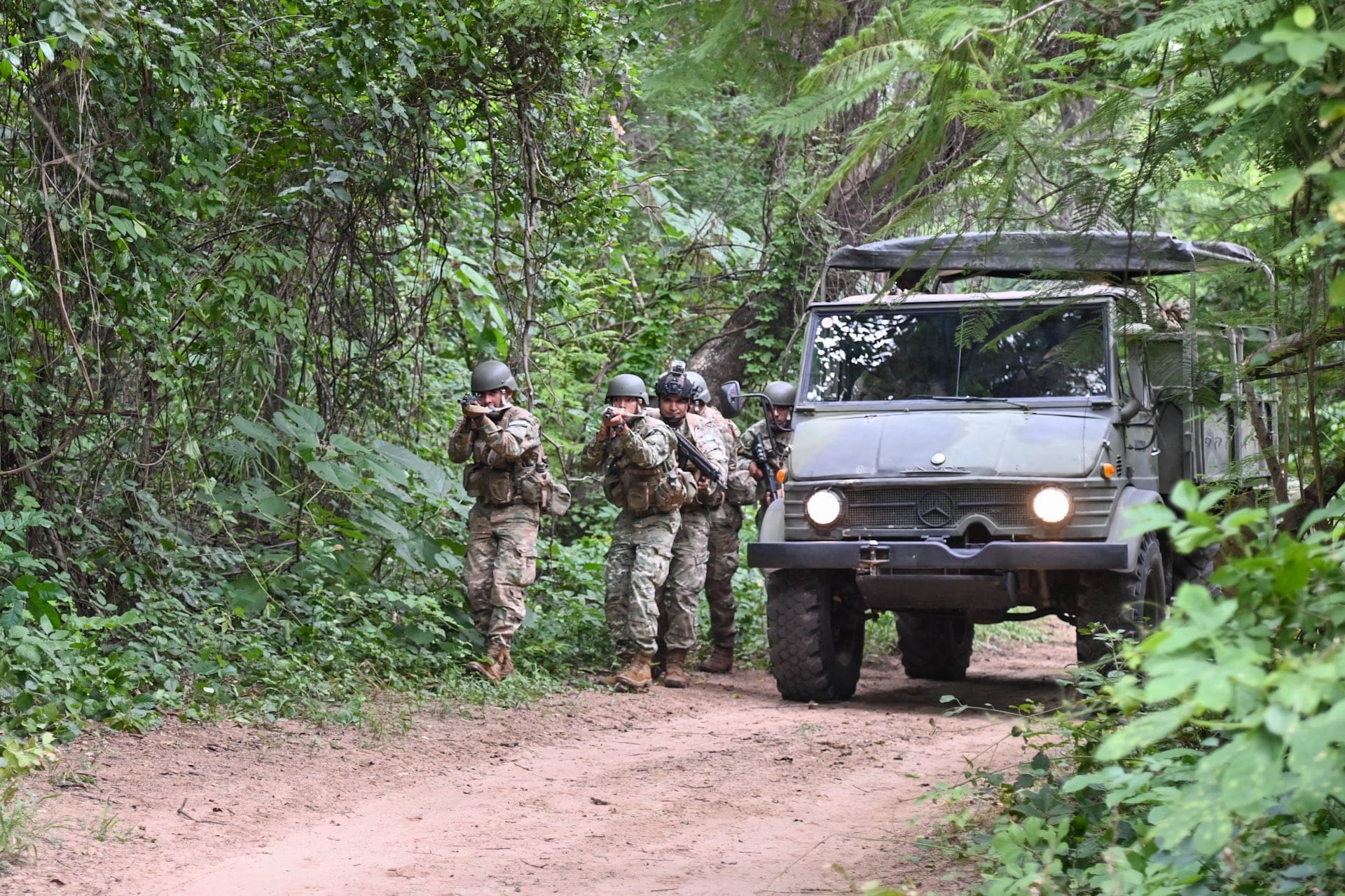 Habilitan a las Fuerzas Armadas en la frontera norte a detener civiles