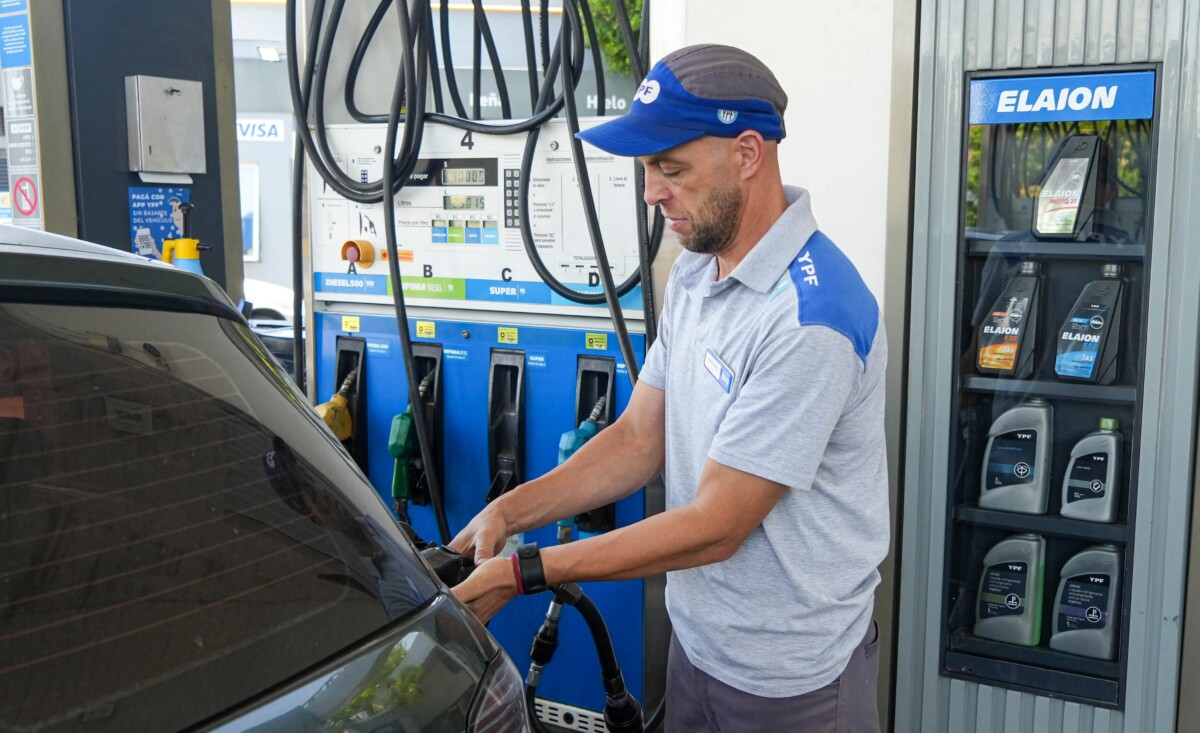 YPF anuncia una baja del 4% en nafta y gasoil desde este jueves